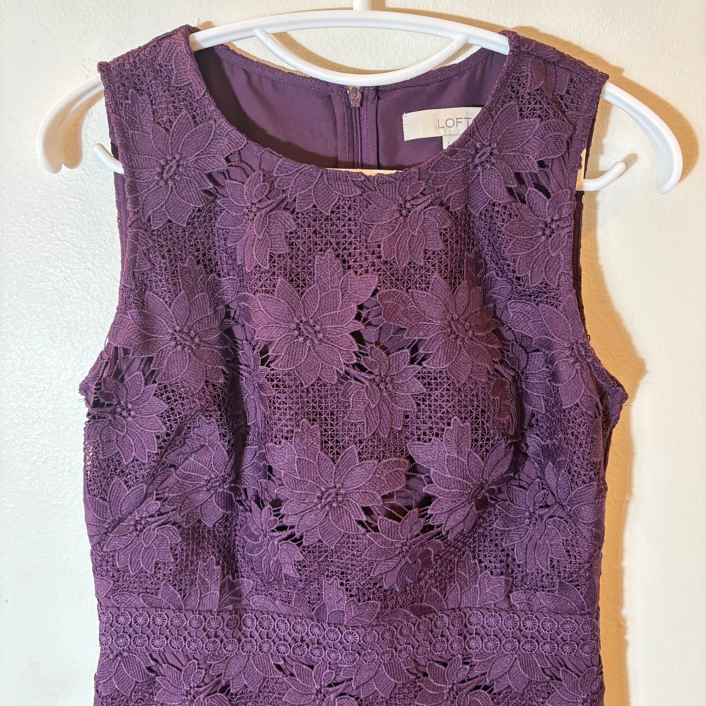 LOFT Aubergine‎ Scalloped Lace Dress Size 2 - Picture 3 of 9
